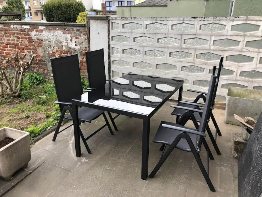 Charmante Gartenwohnung Mit Privatem Grossen Garten Köln Exterior foto