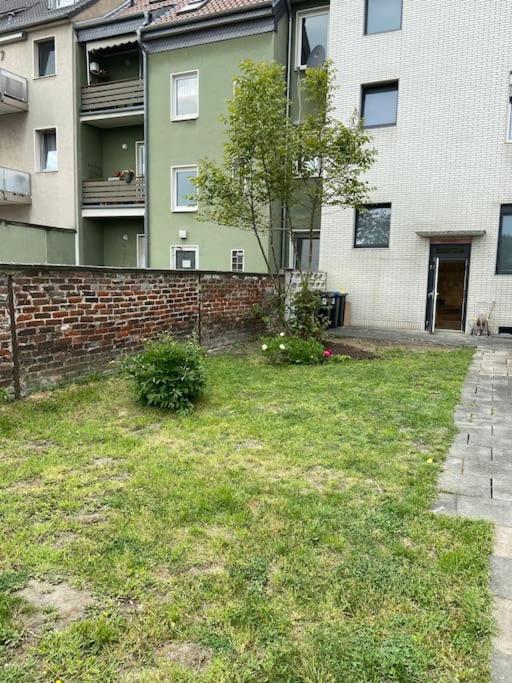 Charmante Gartenwohnung Mit Privatem Grossen Garten Köln Exterior foto