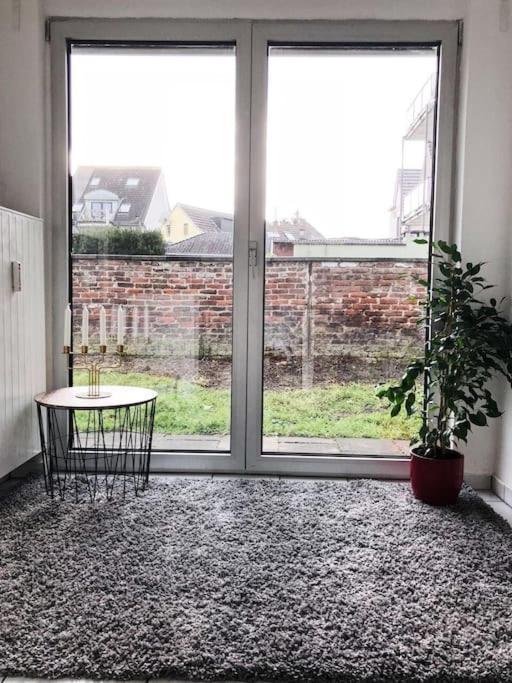 Charmante Gartenwohnung Mit Privatem Grossen Garten Köln Exterior foto