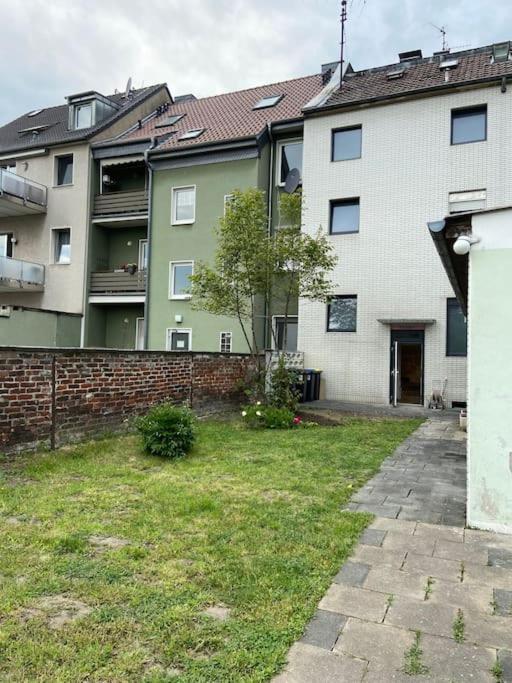 Charmante Gartenwohnung Mit Privatem Grossen Garten Köln Exterior foto